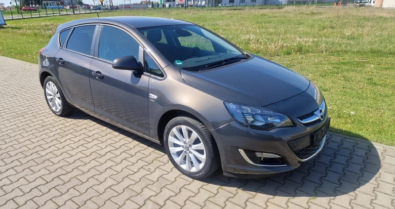 Opel Astra cena 32900 przebieg: 128444, rok produkcji 2013 z Gniezno małe 466